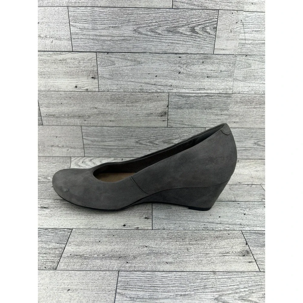 Clarks Collection Grey Suede Wedge Pumps Round Toe Cushion Soft Shoes Women 6.5M